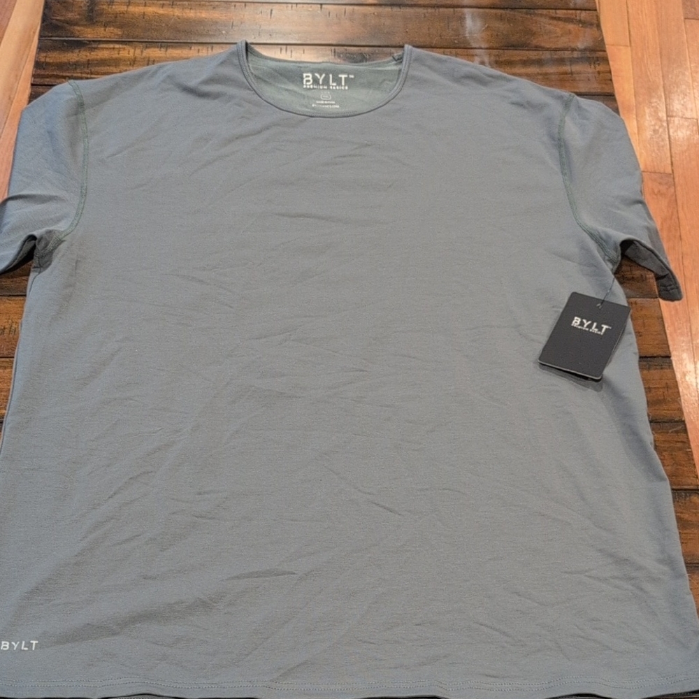 Bylt Lux Straight Hem Short Sleeve *Flawed*